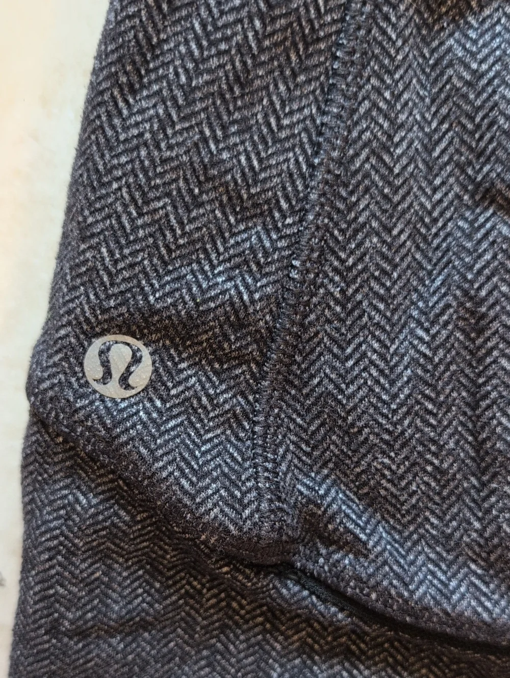 Lululemon Think Fast Pullover Long Sleeve Top Sweatshirt Size 2
